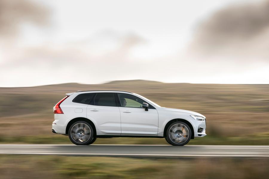  Volvo XC60 T8 Polestar Engineered 2019 года  (UK) (фото 31 из 40)